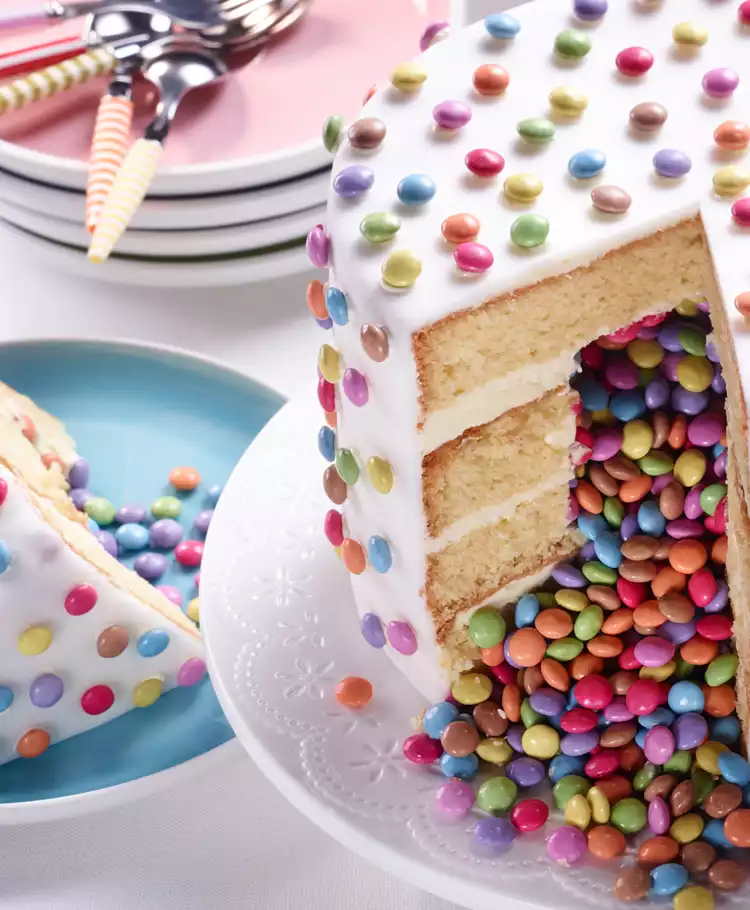 Romantic Surprise Inside Cake Recipe for Valentine's Day - Trendy Mami